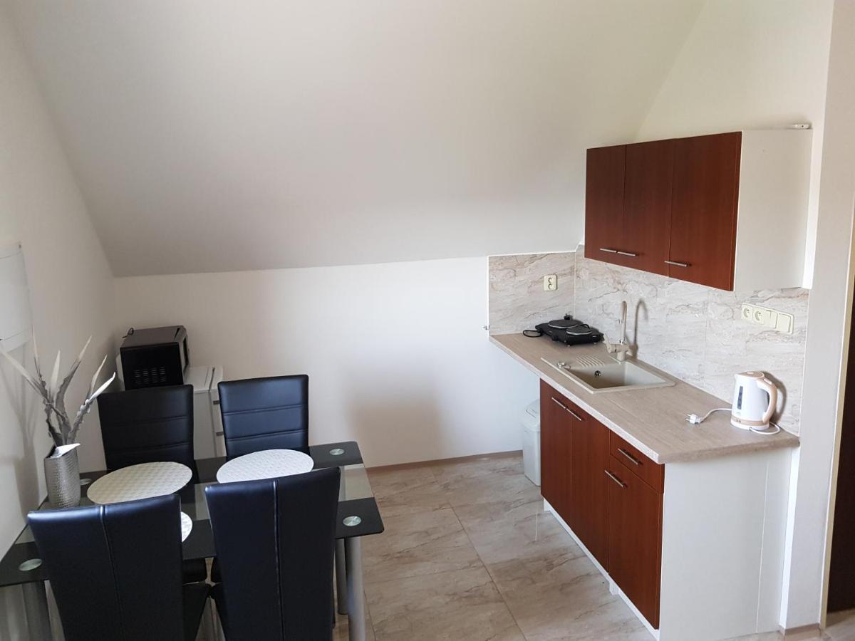 S Vinnym Sklepem Viktorie Apartment