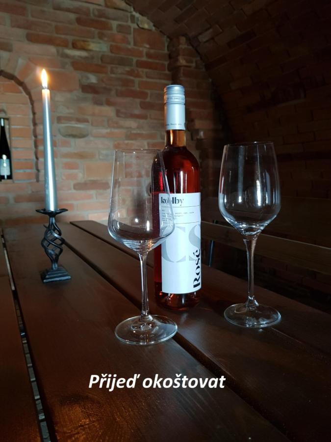S Vinnym Sklepem Viktorie Apartment *